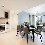 Stylish Flat In Downtown Dubai With Ps5 Gym And Pool